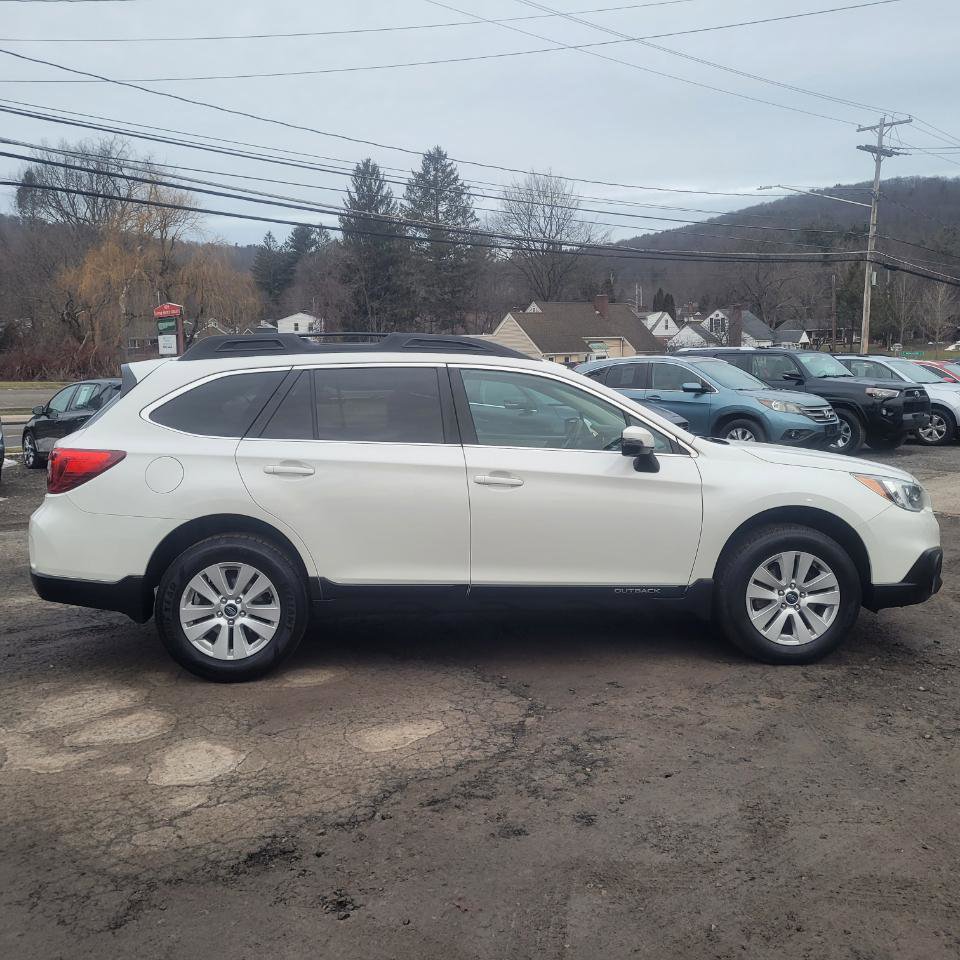 Used 2015 Subaru Outback 2.5i Premium AWD/4WD image 9