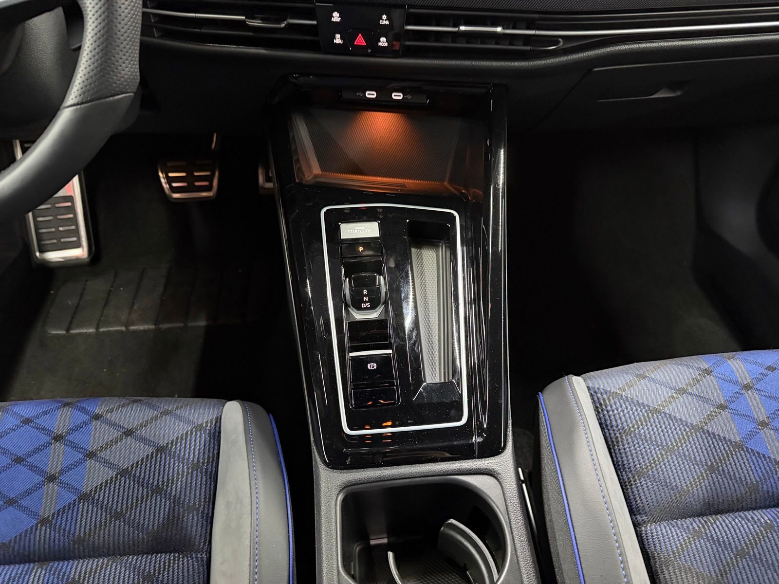 Used 2025 Volkswagen Golf w/ Euro Style Package image 16