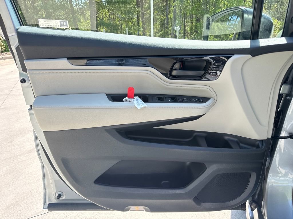 New 2026 Honda Odyssey Touring image 11