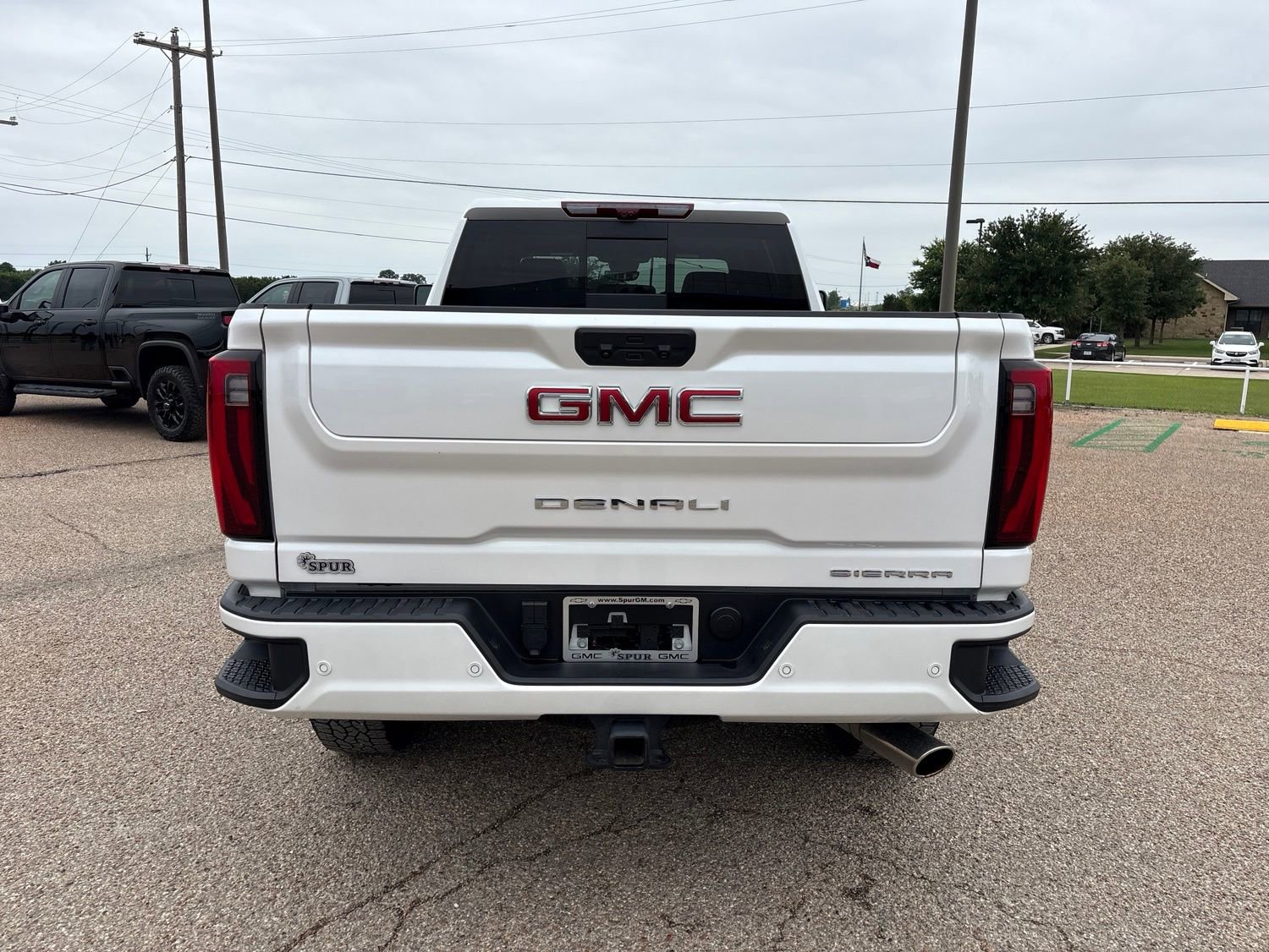 Used 2025 GMC Sierra 2500 Denali w/ Denali Reserve Package AWD/4WD image 5