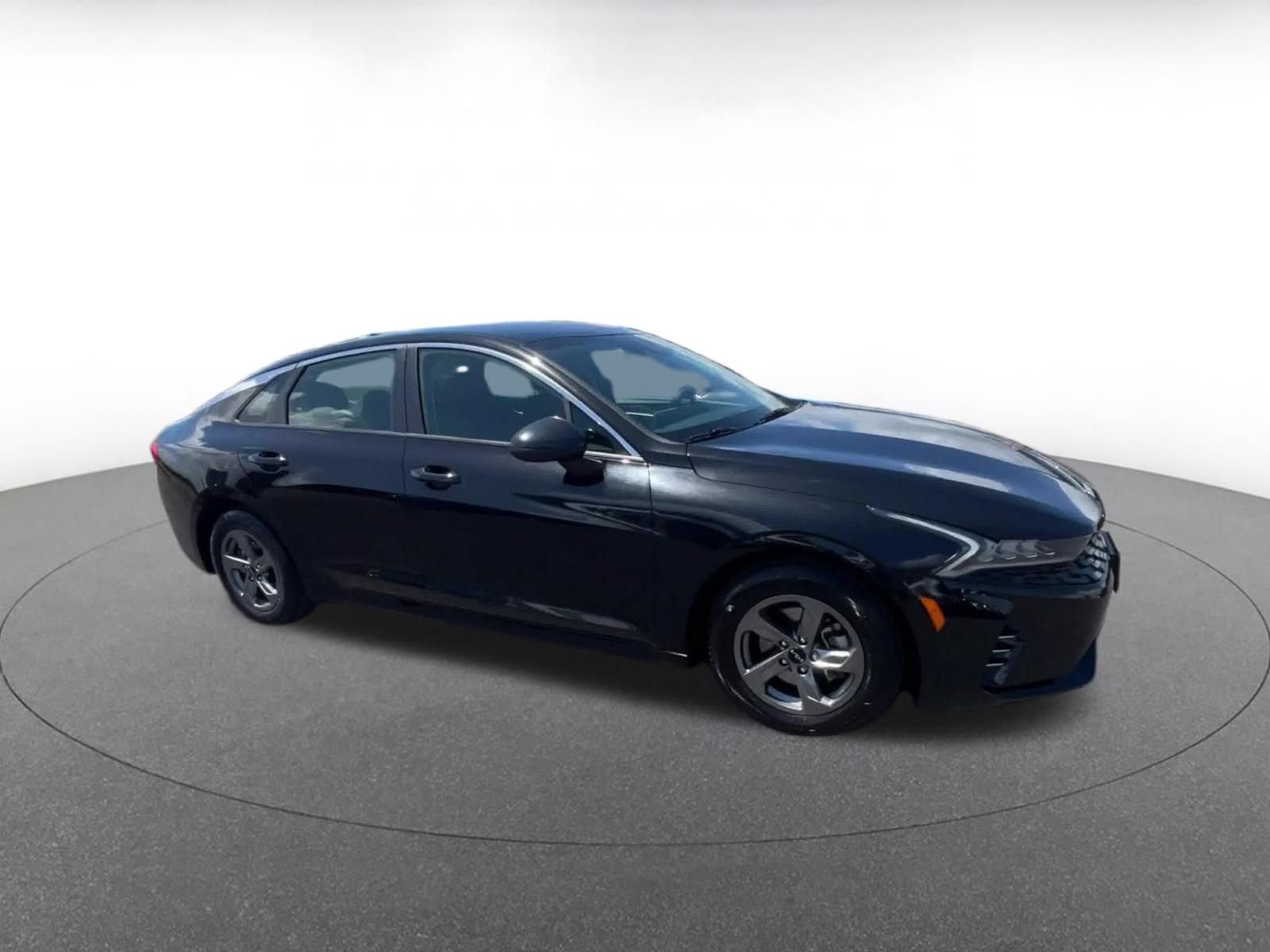 Used 2023 Kia K5 LXS FWD image 2