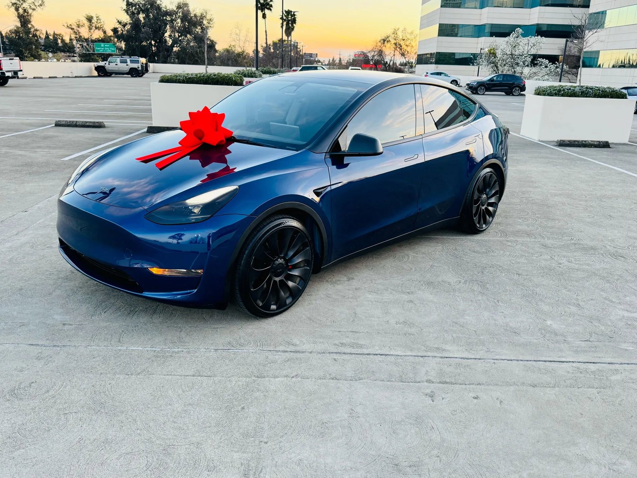 Used 2023 Tesla Model Y Performance image 3