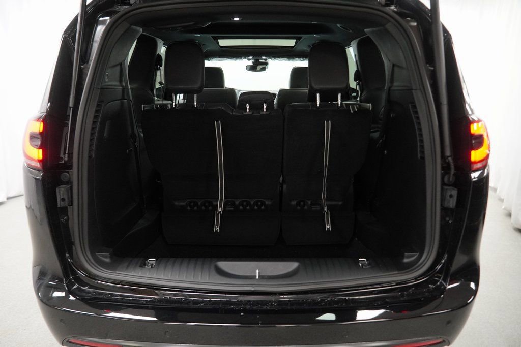 New 2026 Chrysler Pacifica Limited w/ S Appearance Package image 31