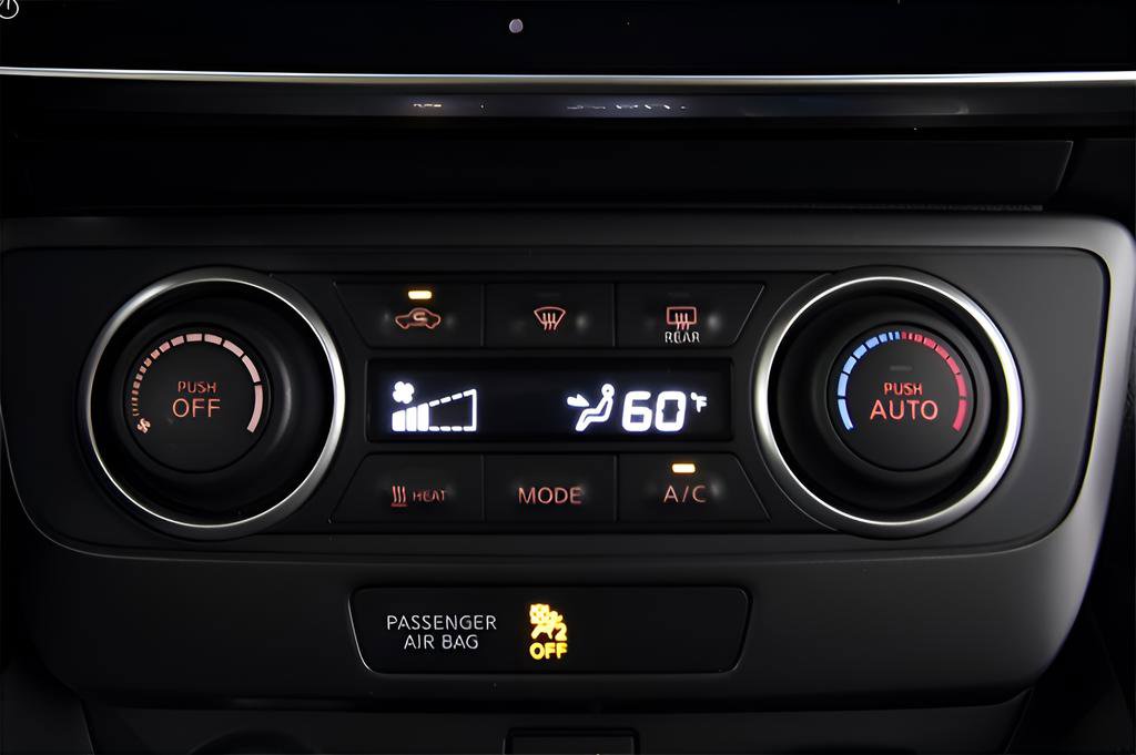 Used 2025 Nissan Leaf S image 31