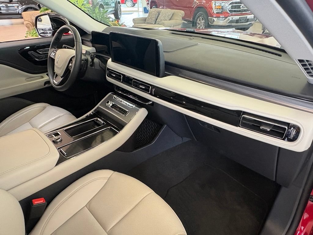 Used 2025 Lincoln Aviator AWD w/ Equipment Group 101A image 43