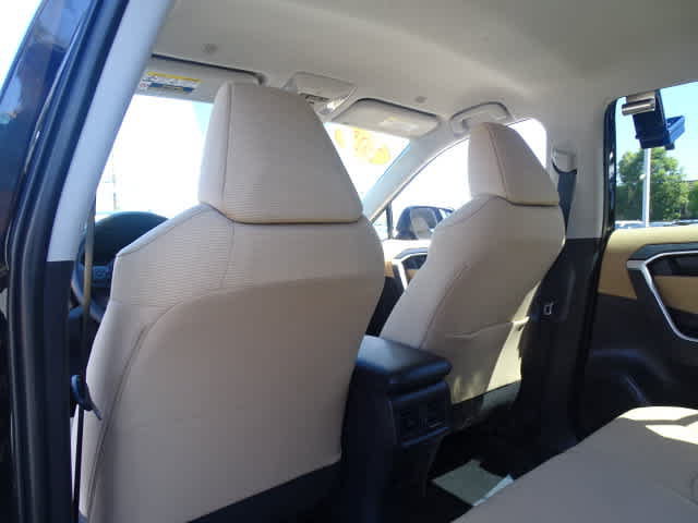Certified 2025 Toyota RAV4 LE AWD/4WD image 22