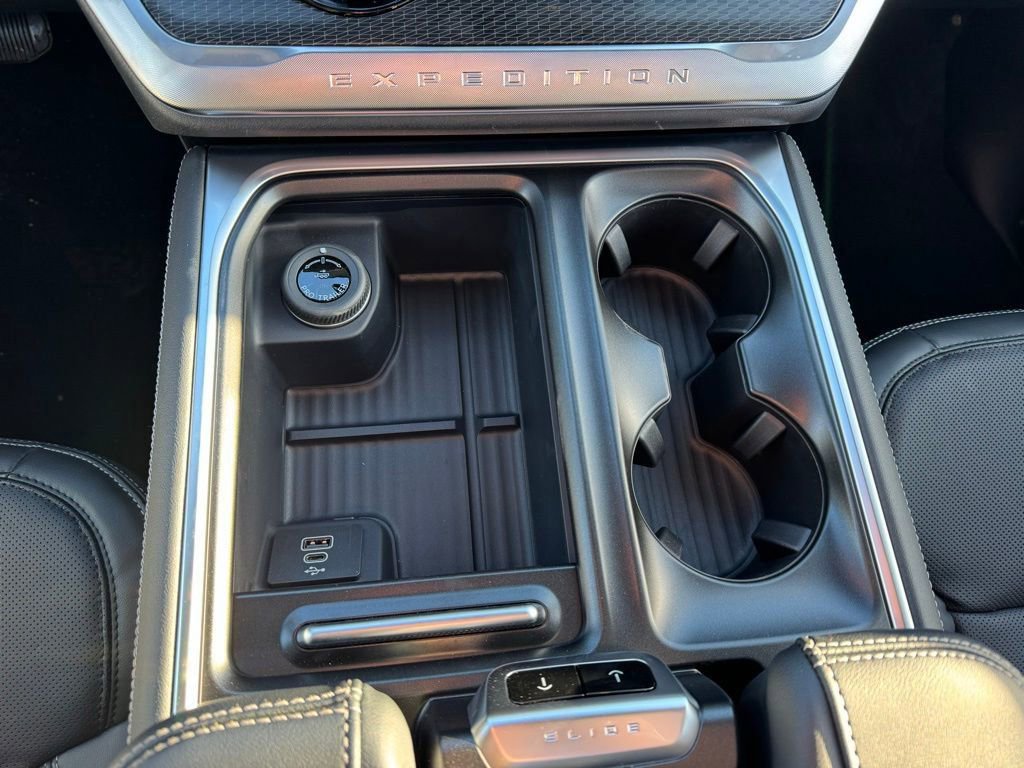 New 2026 Ford Expedition Platinum w/ Stealth Performance Package image 24