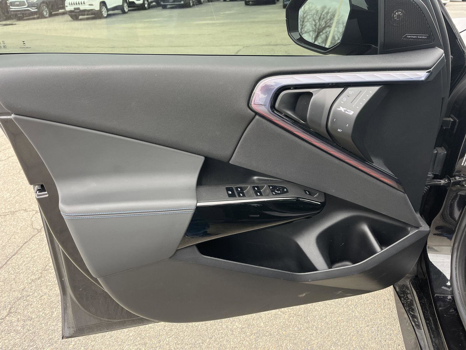 Used 2025 BMW X3 M50 w/ Premium Package image 10