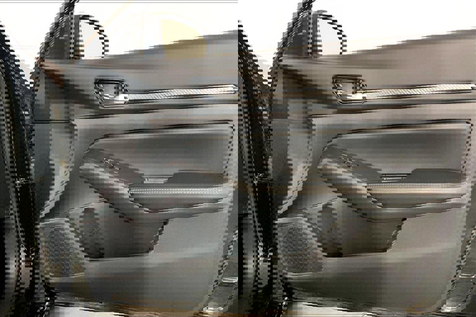 Used 2025 Nissan Altima 2.5 SV image 25