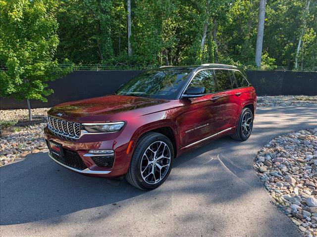 Used 2023 Jeep Grand Cherokee Summit AWD/4WD image 1