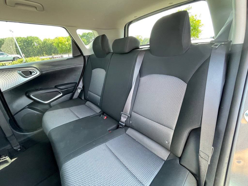 Certified 2025 Kia Soul LX w/ LX Technology Package FWD image 25