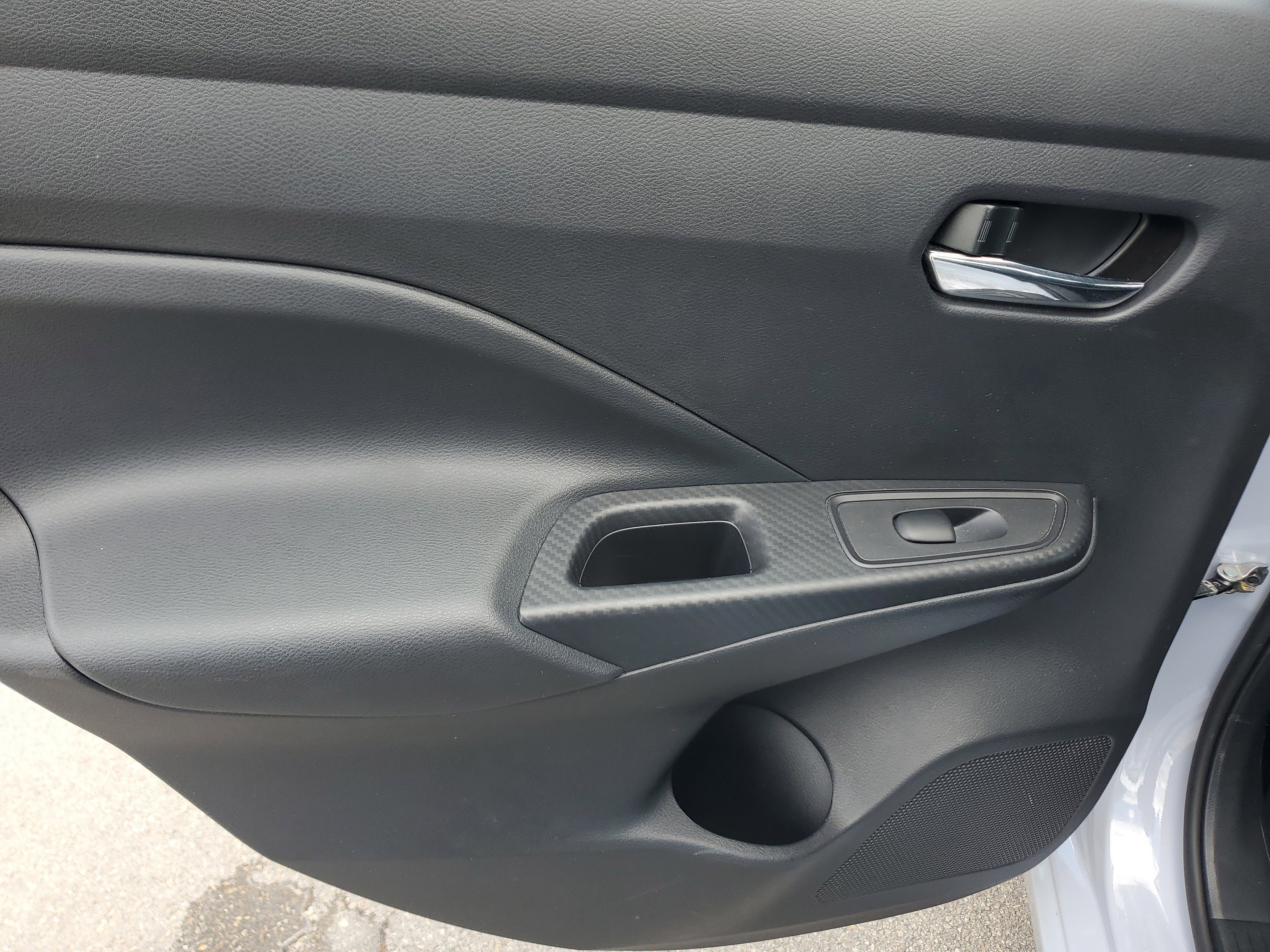 Used 2025 Nissan Versa SV image 26