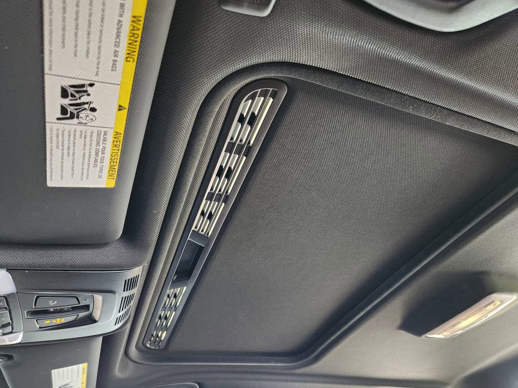 Used 2017 BMW 330i xDrive Sedan AWD/4WD image 26