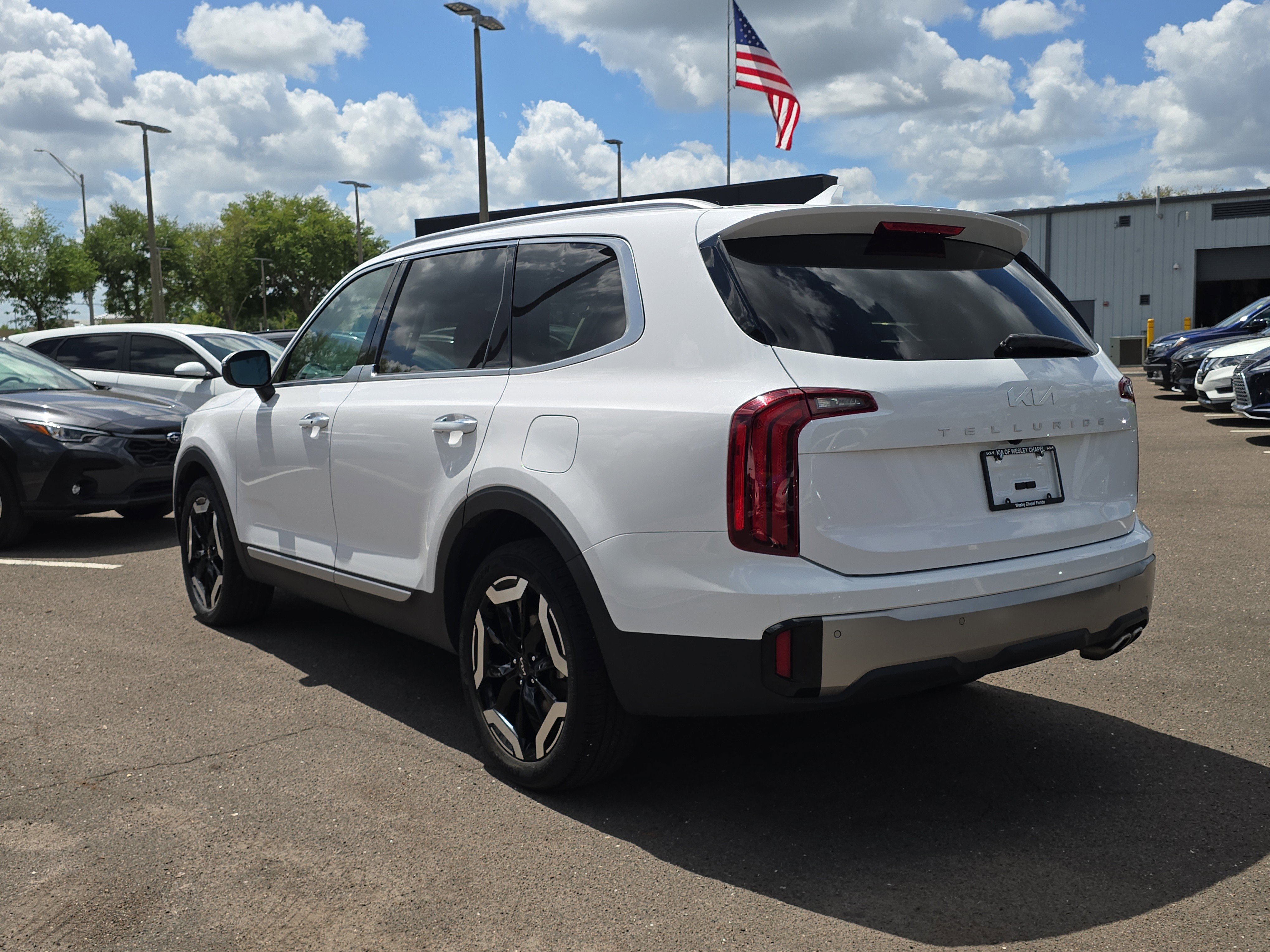 Certified 2025 Kia Telluride S FWD image 6