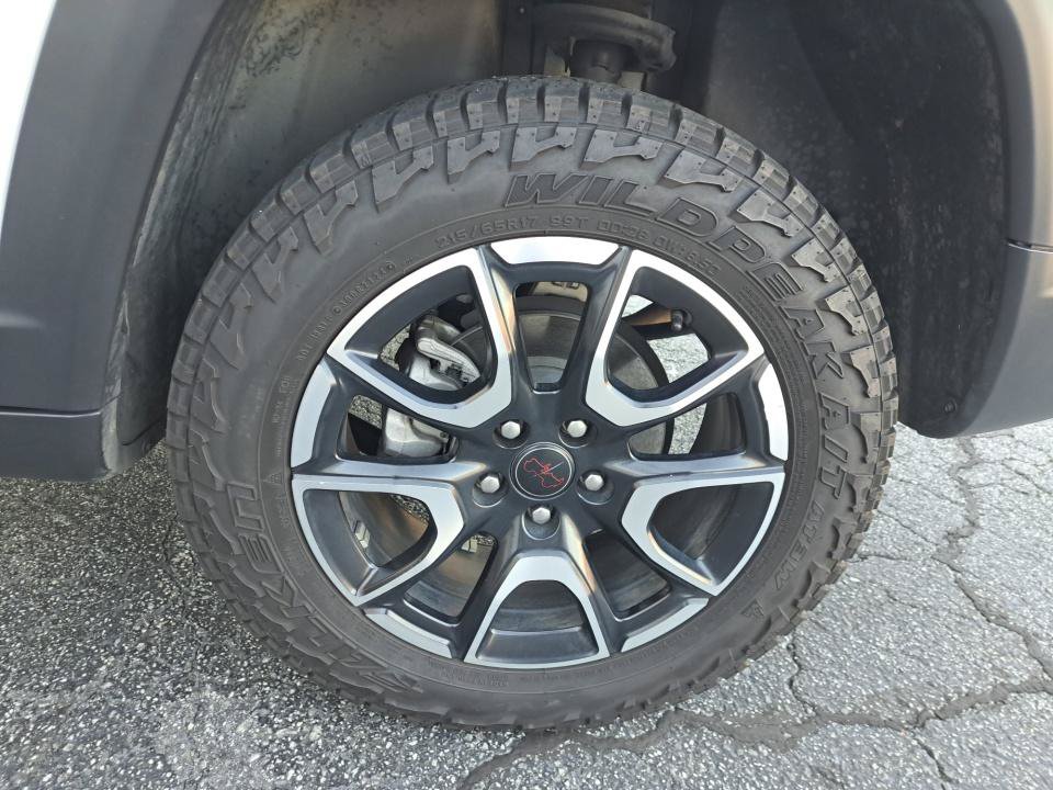 Used 2025 Jeep Compass Trailhawk AWD/4WD image 23