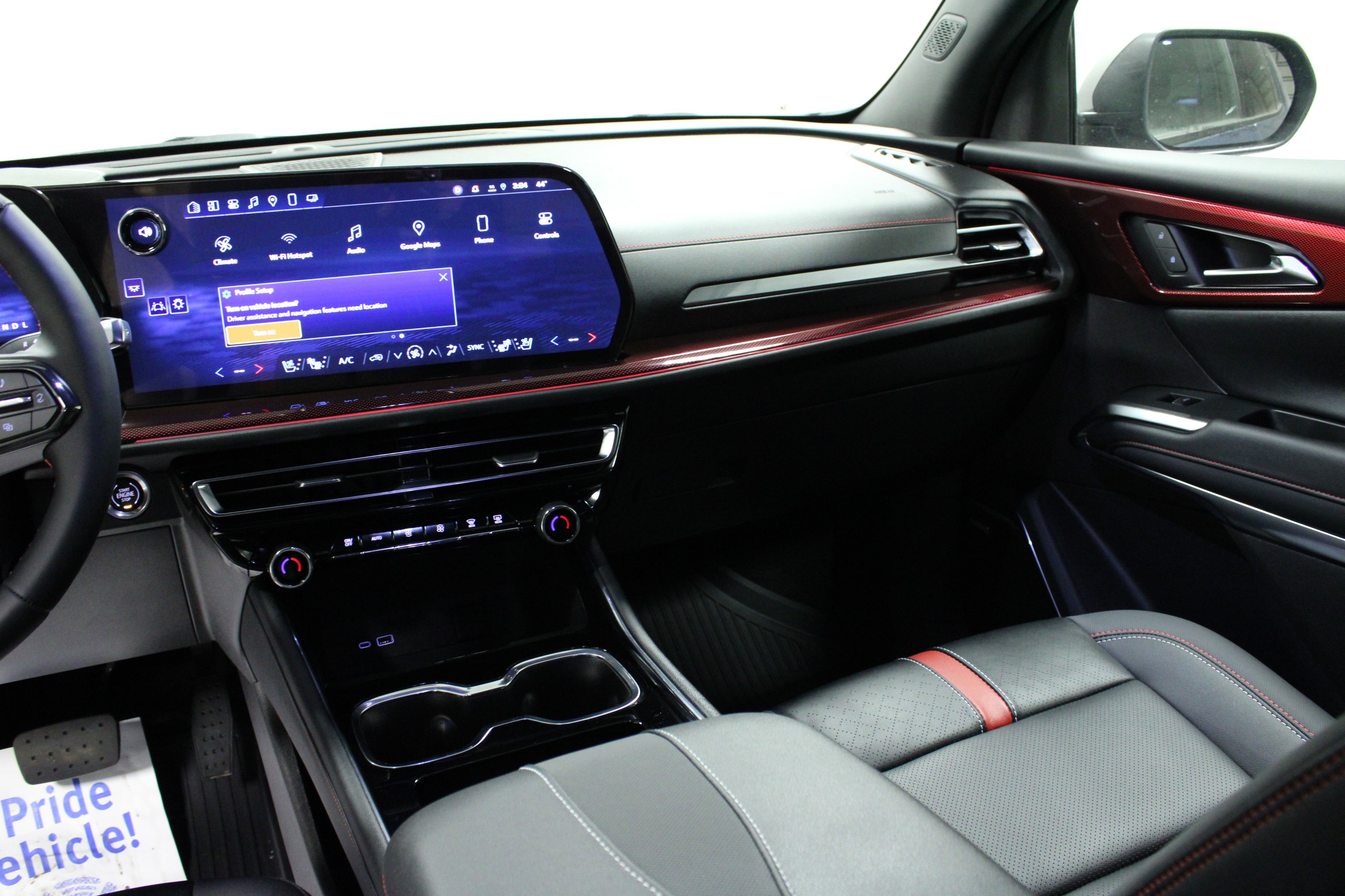 Used 2025 Chevrolet Traverse RS w/ LPO, Floor Liner Package image 20