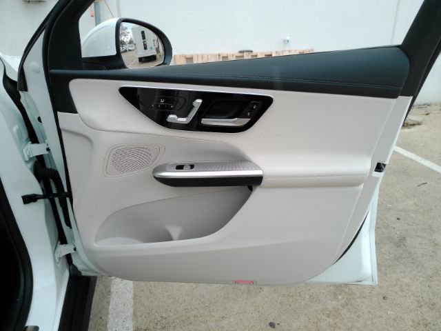 Used 2024 Mercedes-Benz GLC 300 image 21