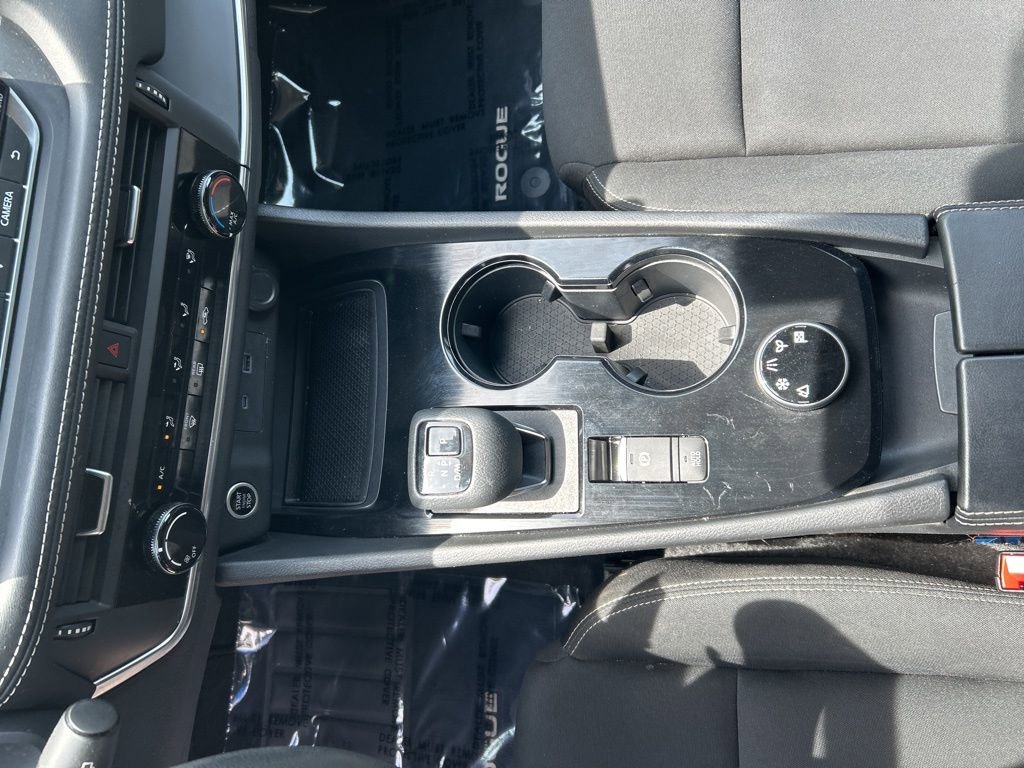Used 2023 Nissan Rogue S image 15