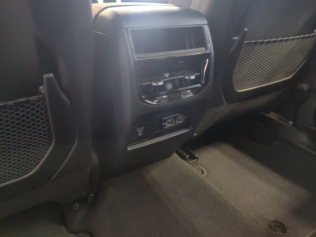 New 2025 Jeep Grand Cherokee Altitude image 30