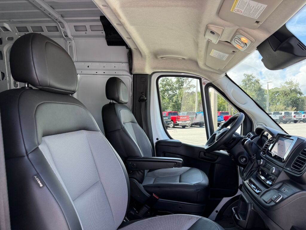 Used 2025 RAM ProMaster 2500 w/ Convenience Group FWD image 11