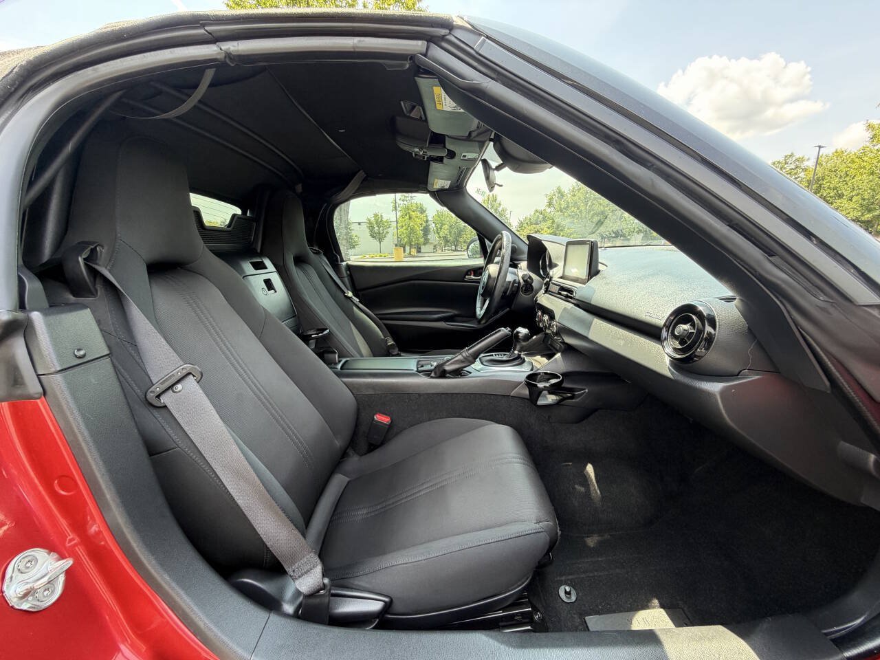 Used 2020 MAZDA MX-5 Miata Sport RWD image 15