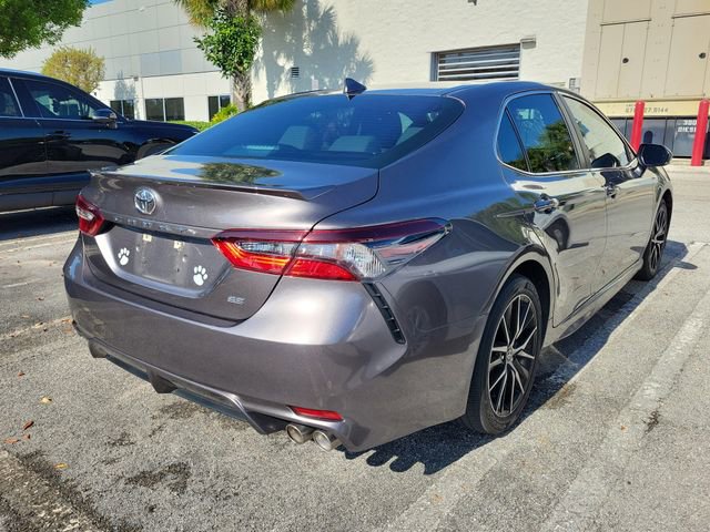 Used 2024 Toyota Camry SE w/ Cold Weather Package FWD image 3