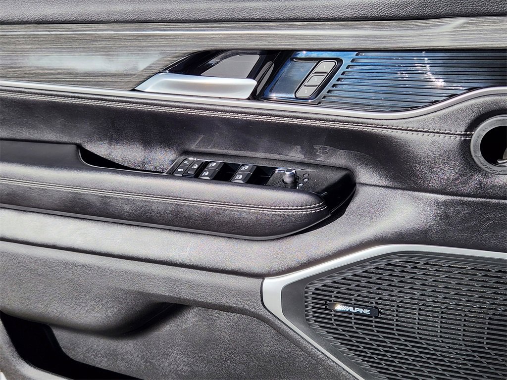 Used 2023 Jeep Wagoneer Series II image 6