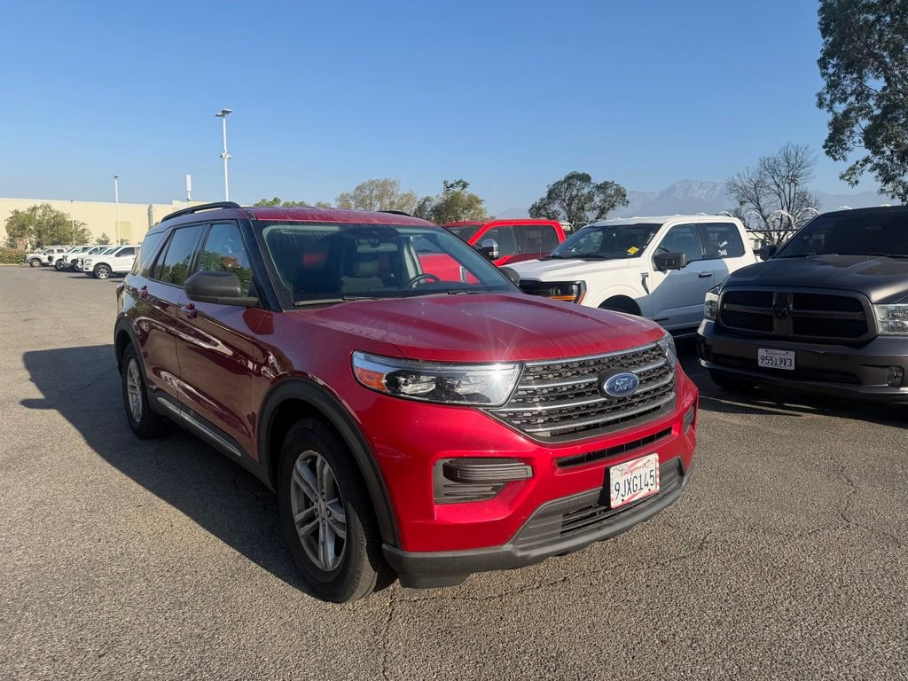 Used 2023 Ford Explorer XLT RWD image 2