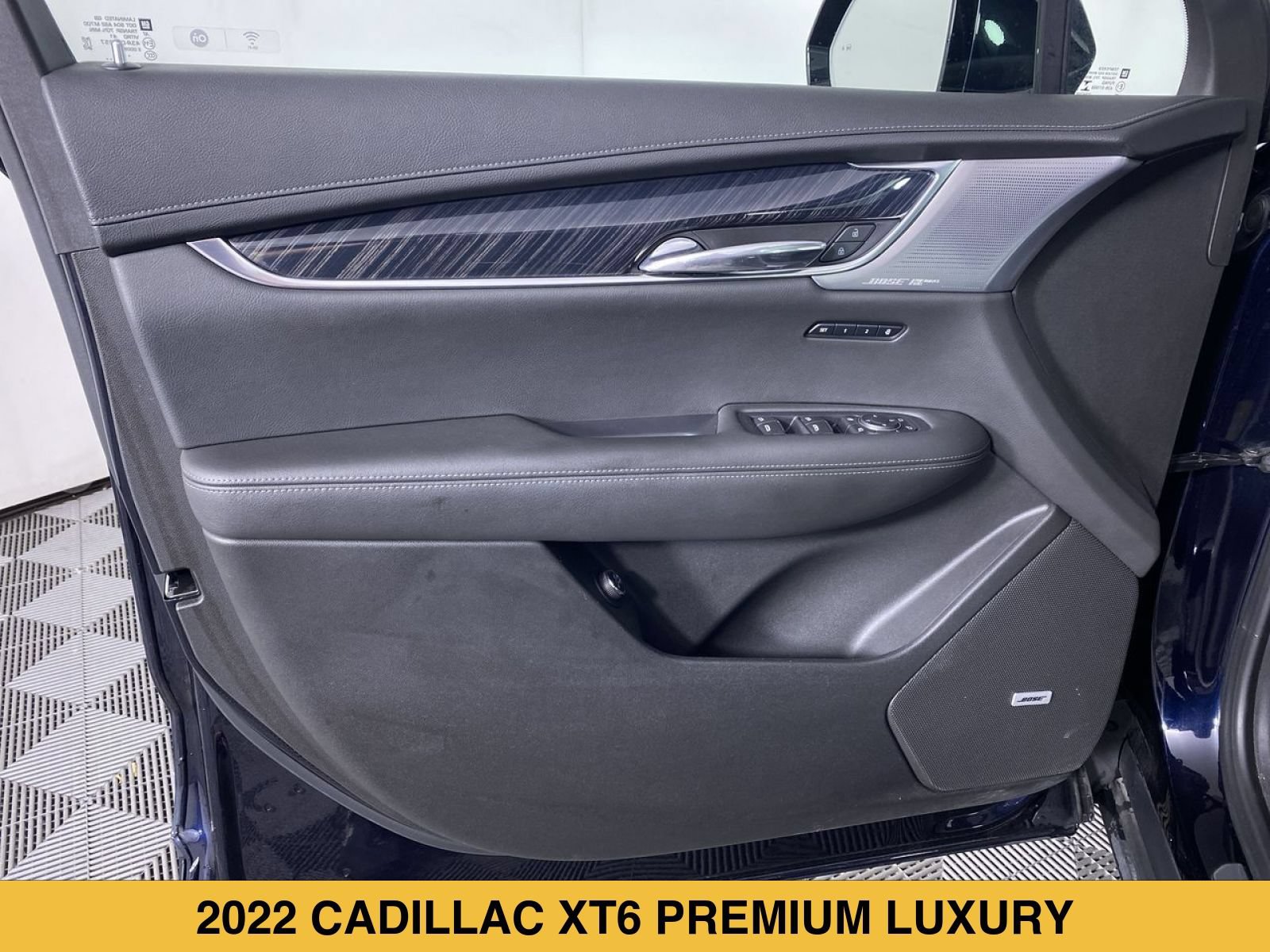 Certified 2022 Cadillac XT6 Premium Luxury w/ Technology Package AWD/4WD image 12