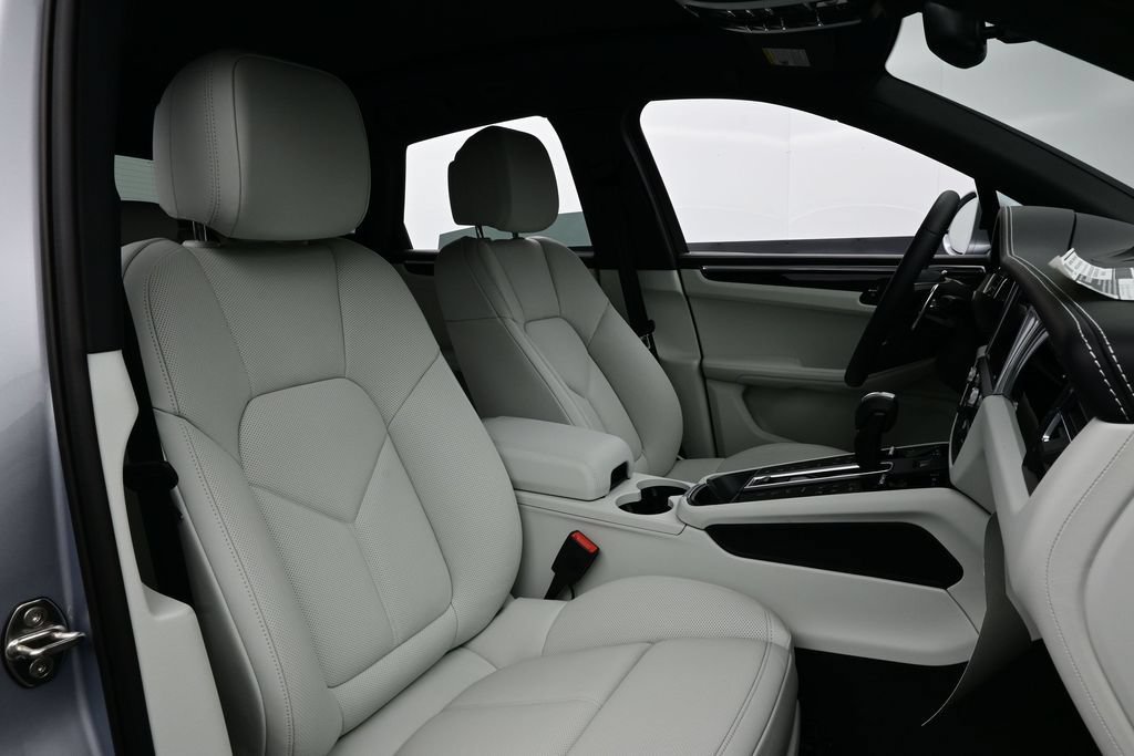 New 2026 Porsche Macan S AWD/4WD image 17