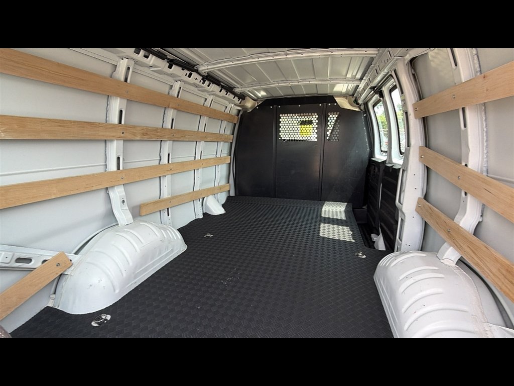 Used 2025 GMC Savana 2500 w/ Driver Convenience Package RWD image 19