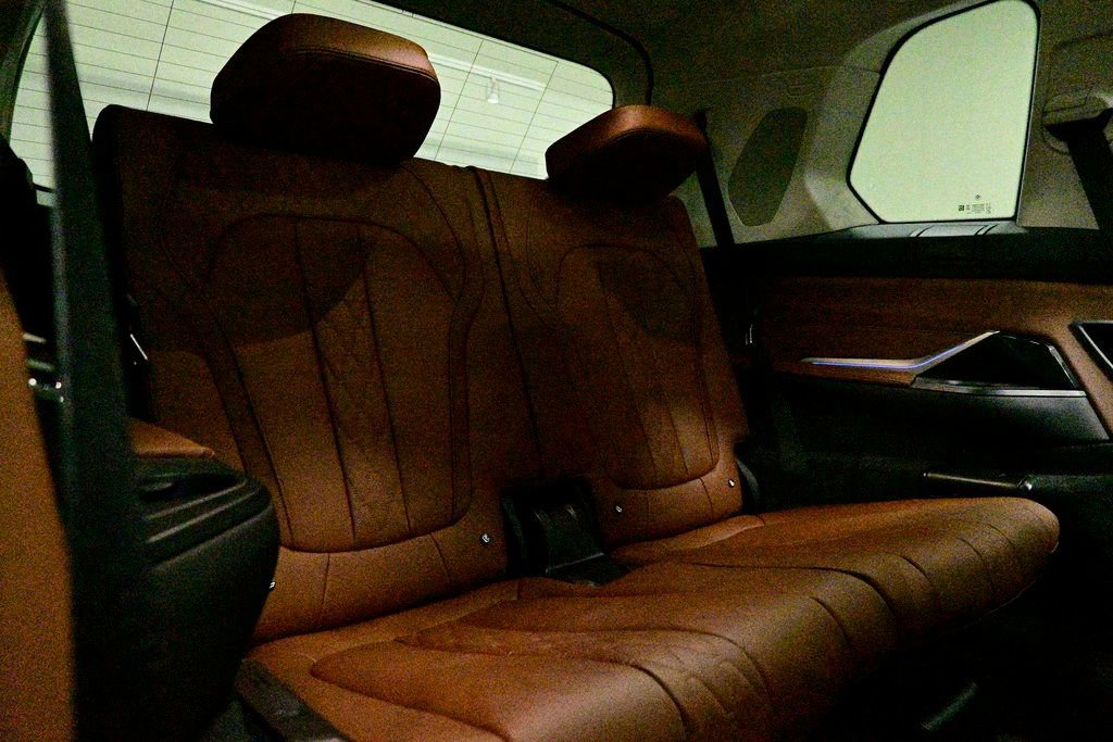 Used 2025 BMW X7 M60i image 17