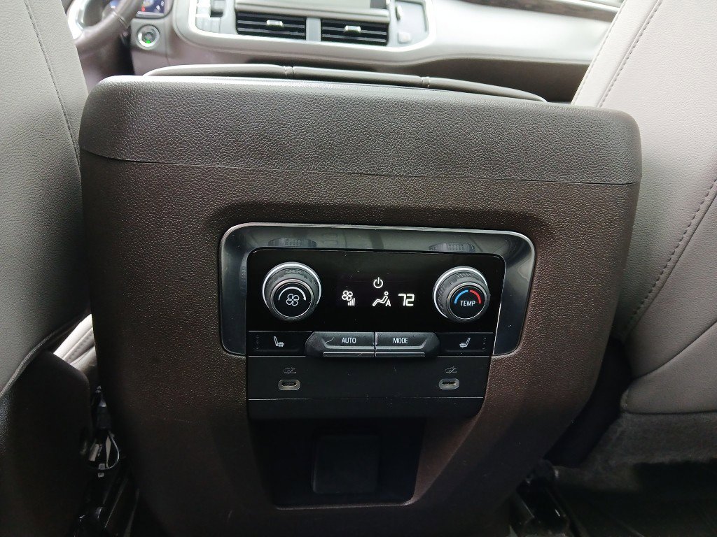 Used 2022 Chevrolet Suburban Z71 w/ Luxury Package image 47