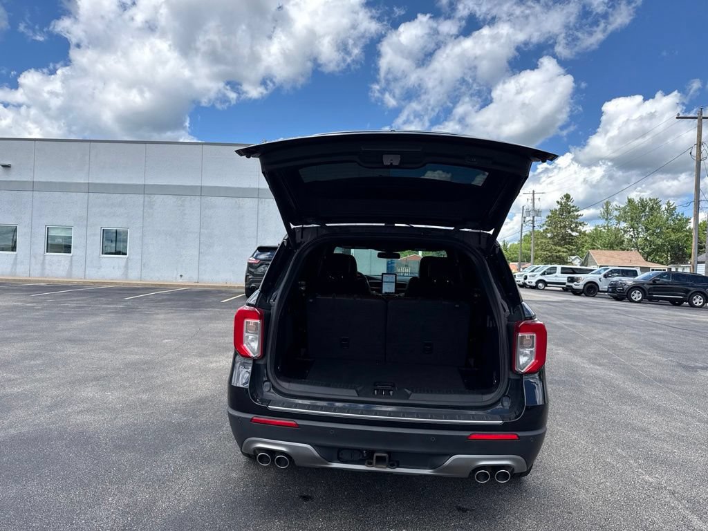 Used 2022 Ford Explorer Platinum w/ Equipment Group 601A AWD/4WD image 28