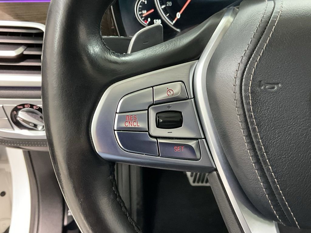 Used 2018 BMW 740i xDrive image 9