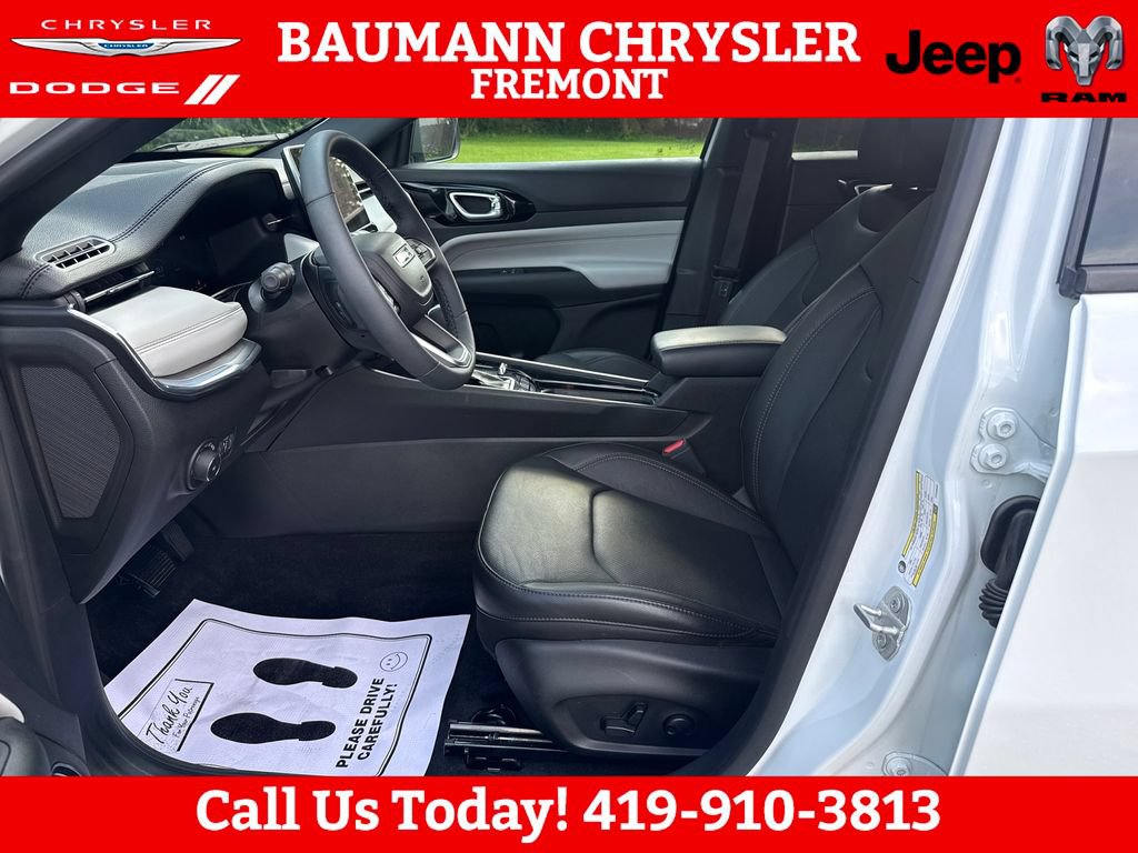 Used 2023 Jeep Compass Limited w/ Elite Group AWD/4WD image 9