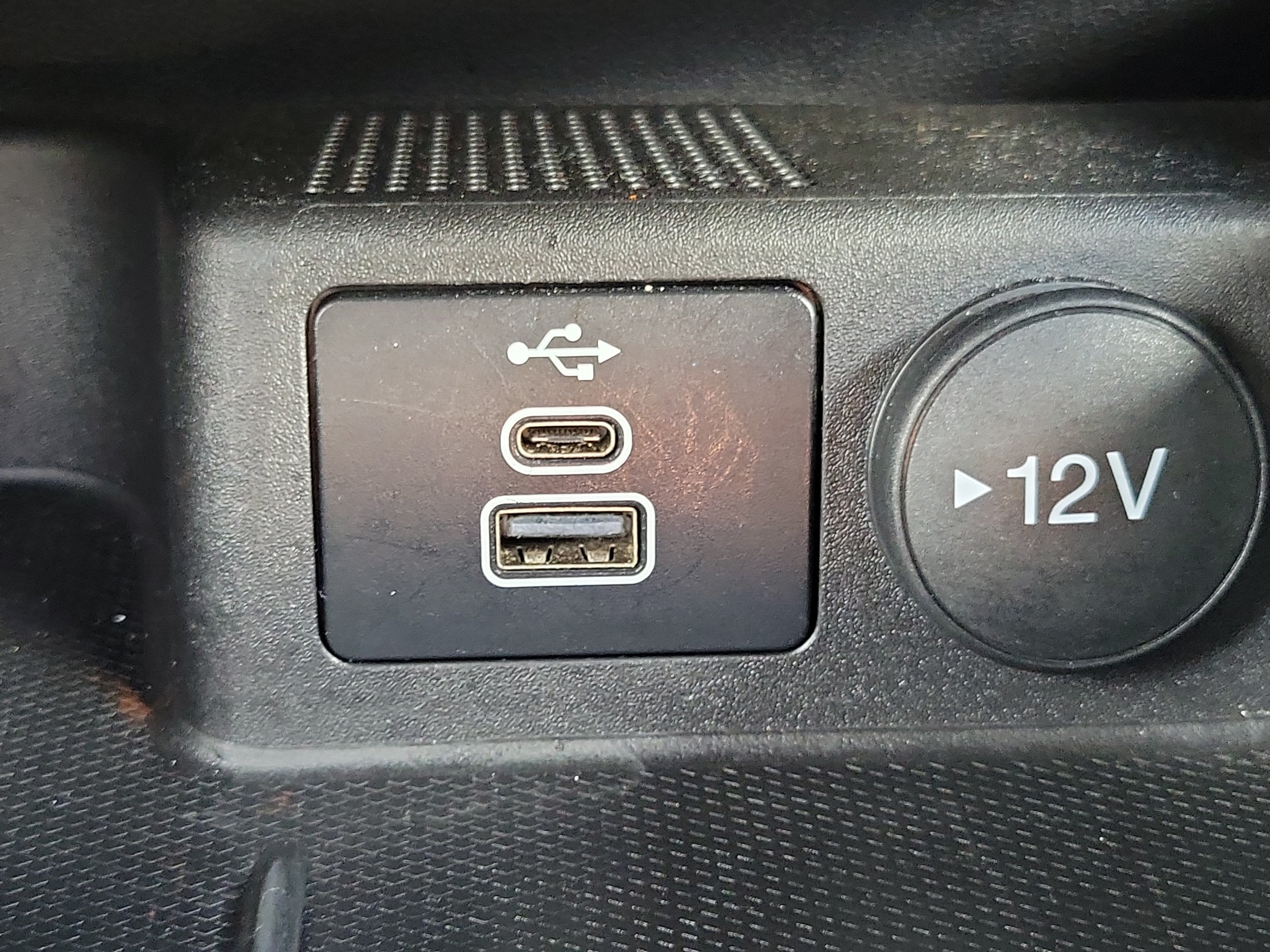 Used 2025 Ford Escape ST-Line FWD image 28