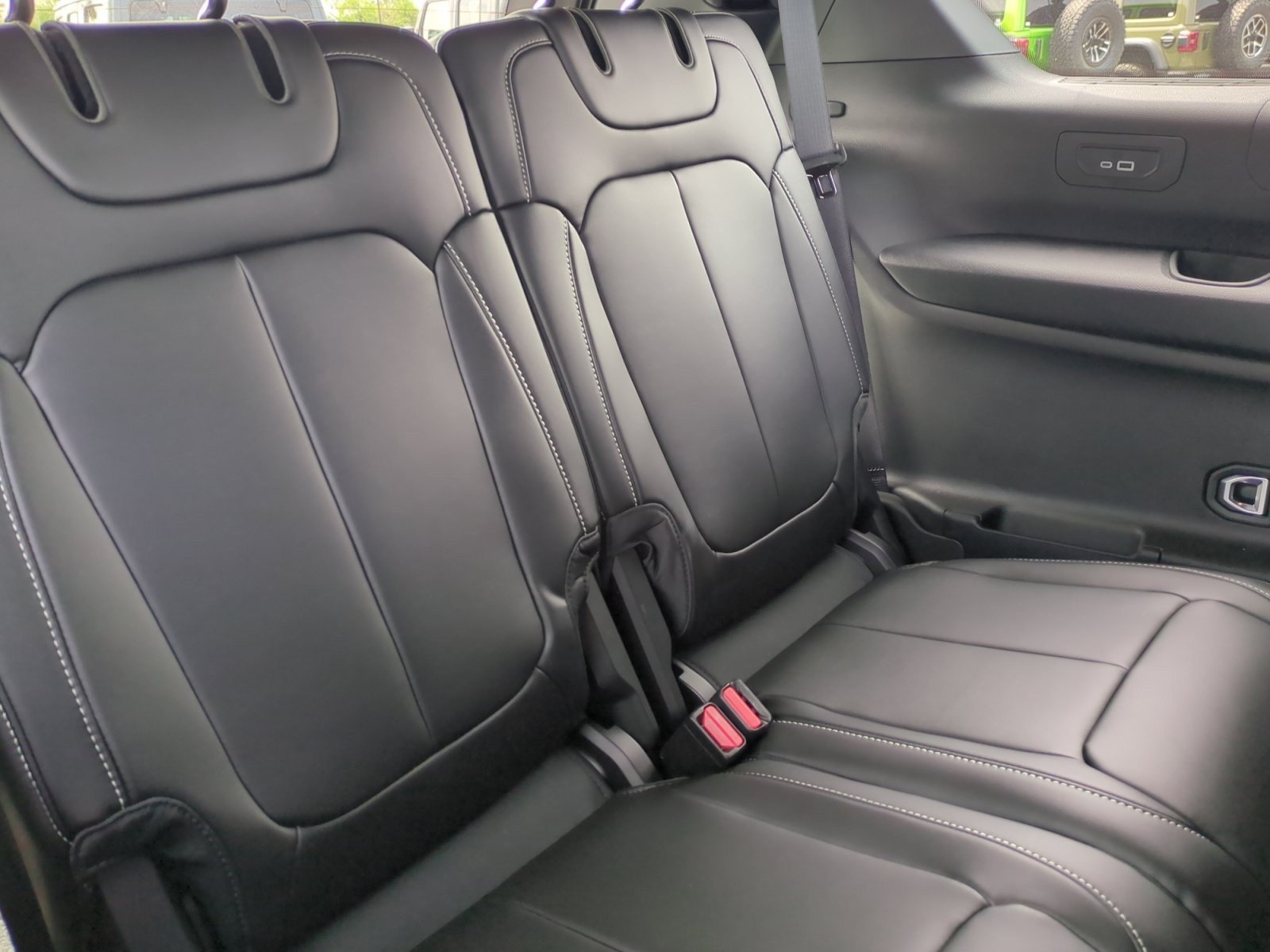 New 2026 Jeep Grand Cherokee L Limited AWD/4WD image 18
