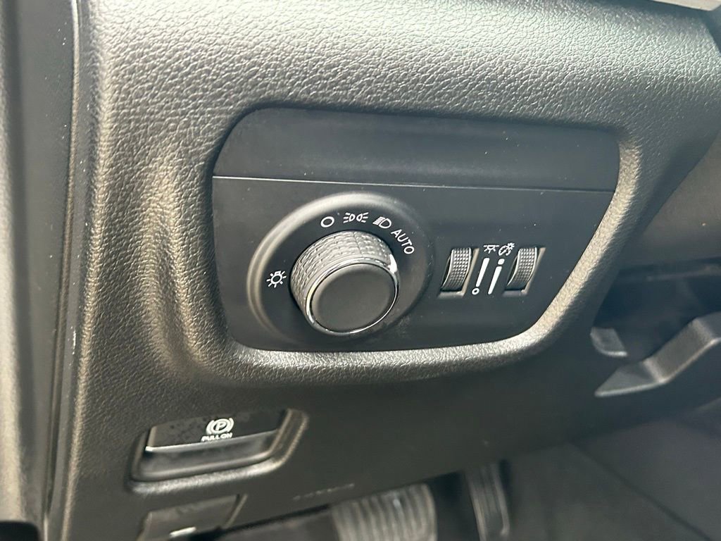 Certified 2024 Jeep Grand Cherokee Altitude image 45