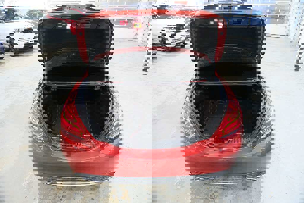 Used 2018 Mercedes-Benz C 43 AMG 4MATIC Sedan w/ Parking Assist Package image 10