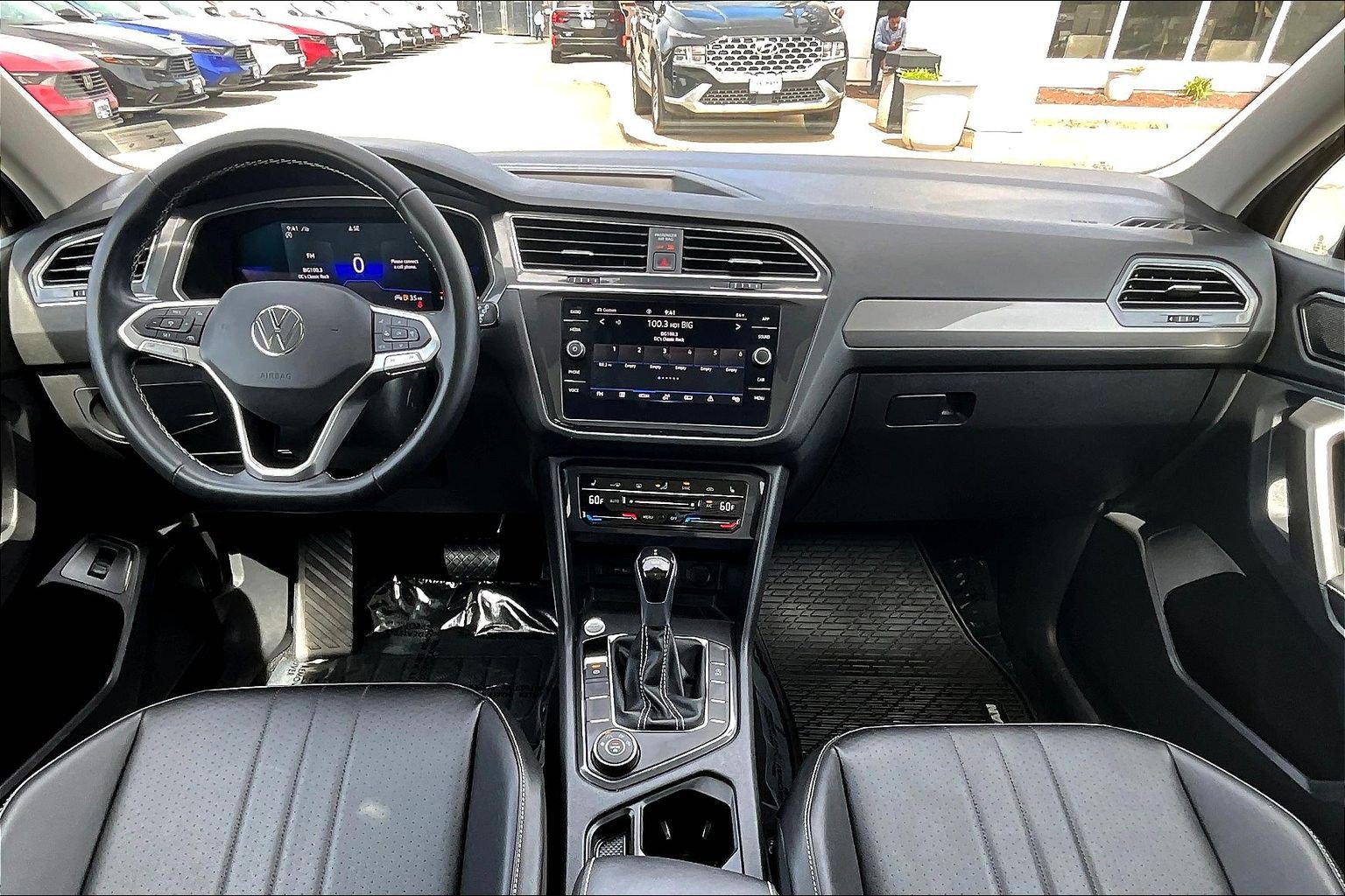 Used 2022 Volkswagen Tiguan SE w/ Panoramic Sunroof Package AWD/4WD image 15