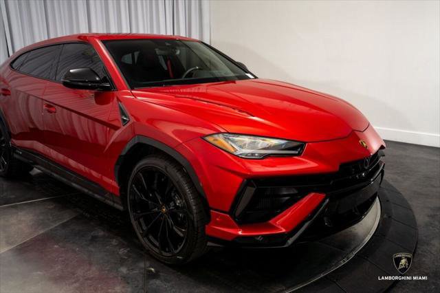 Used 2023 Lamborghini Urus S image 3