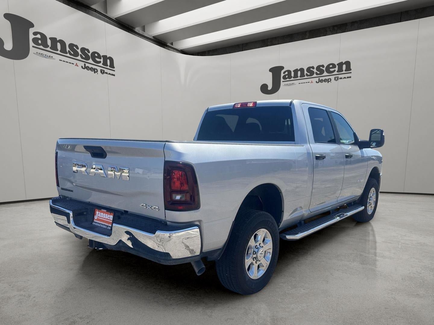 Used 2026 RAM 2500 Big Horn AWD/4WD image 4