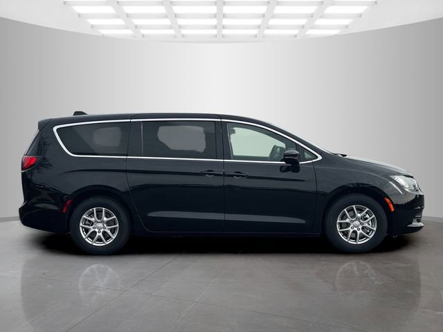 New 2026 Chrysler Voyager LX FWD image 8
