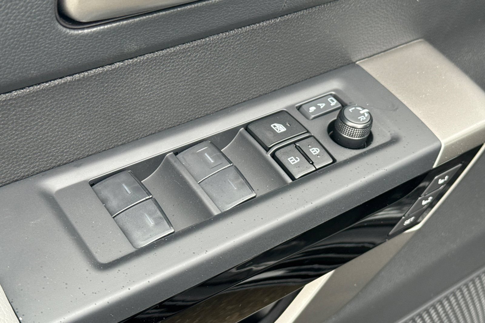 New 2026 Toyota Tundra Limited AWD/4WD image 12