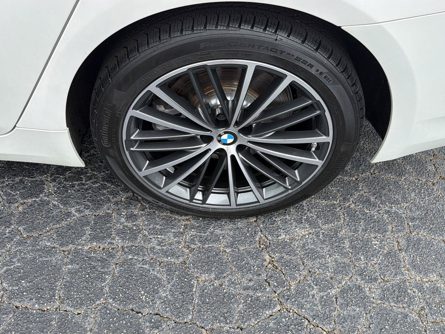 Used 2023 BMW 540i xDrive AWD/4WD image 38