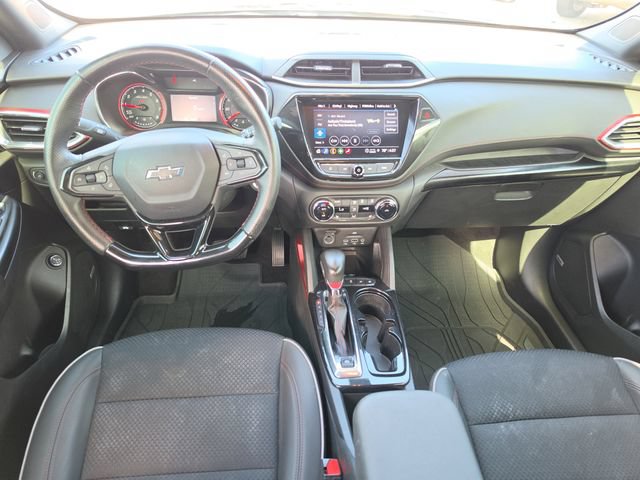 Used 2023 Chevrolet TrailBlazer RS w/ Sun and Liftgate Package FWD image 9