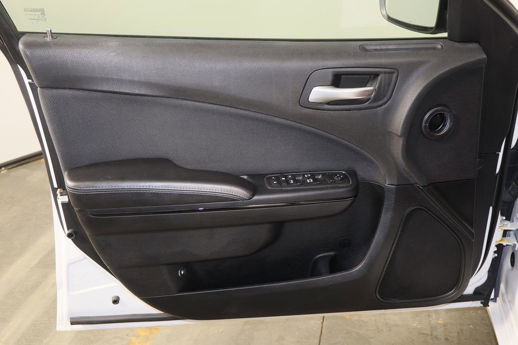 Used 2018 Dodge Charger SXT w/ Blacktop Package image 20