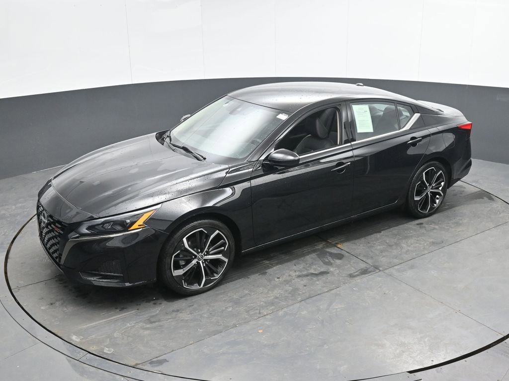 Used 2025 Nissan Altima 2.5 SR image 39