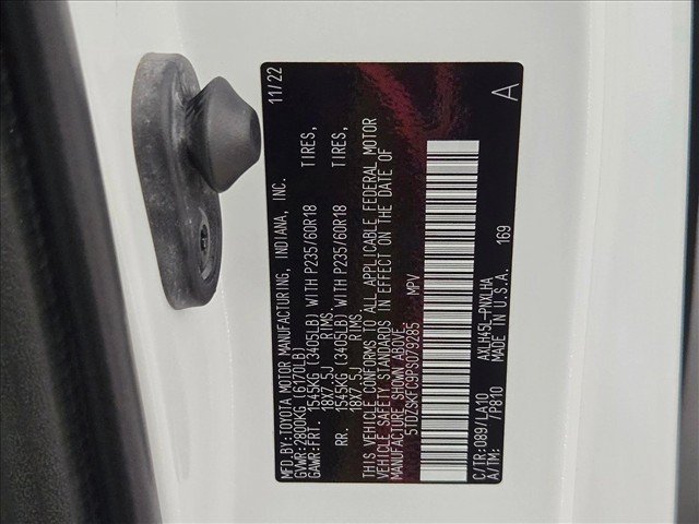 Used 2023 Toyota Sienna Limited AWD/4WD image 28